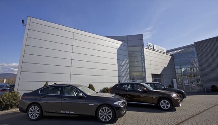 BMW Sikora dealership - showroom facade